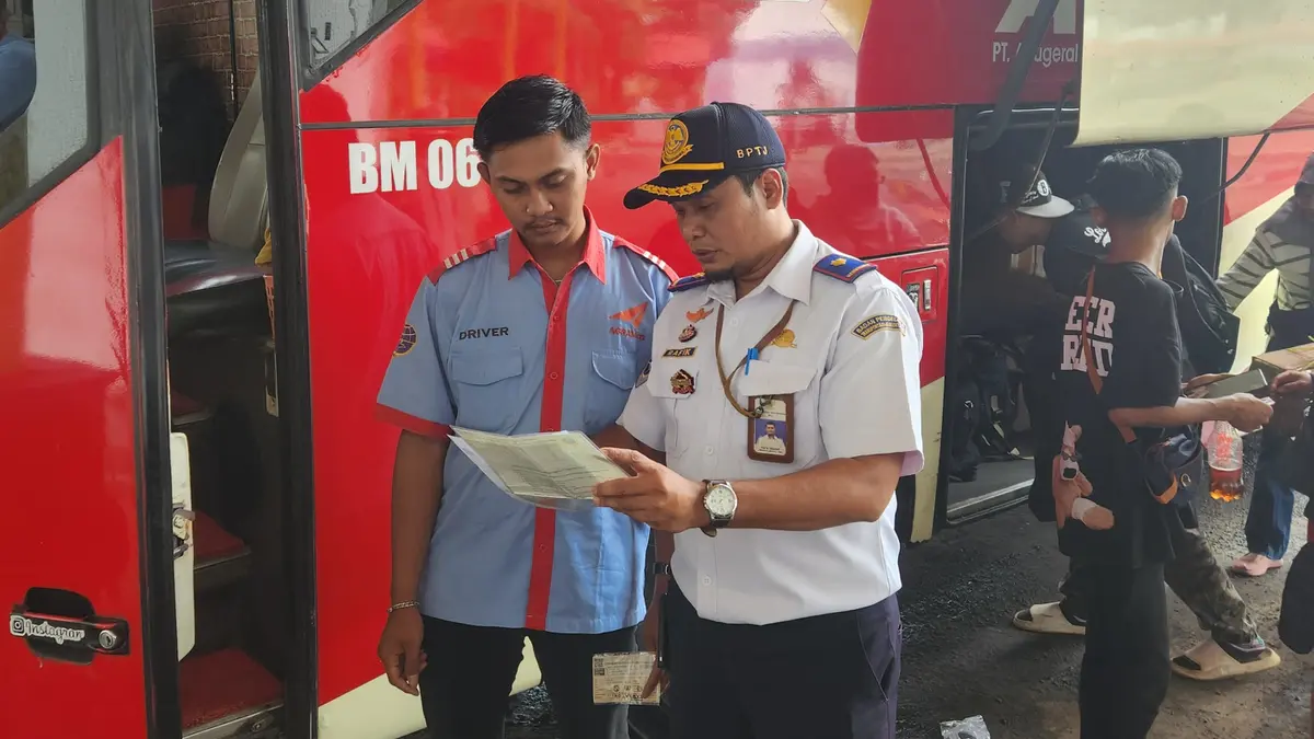 lonjakan-penumpang-di-terminal-jatijajar-depok-saat-libur-nataru-yogyakarta-jadi-tujuan-favorit
