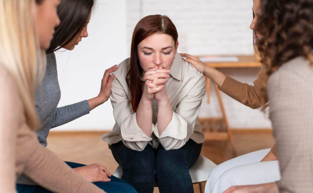 10 Cara Menemani Teman atau Keluarga yang Mengalami Depresi